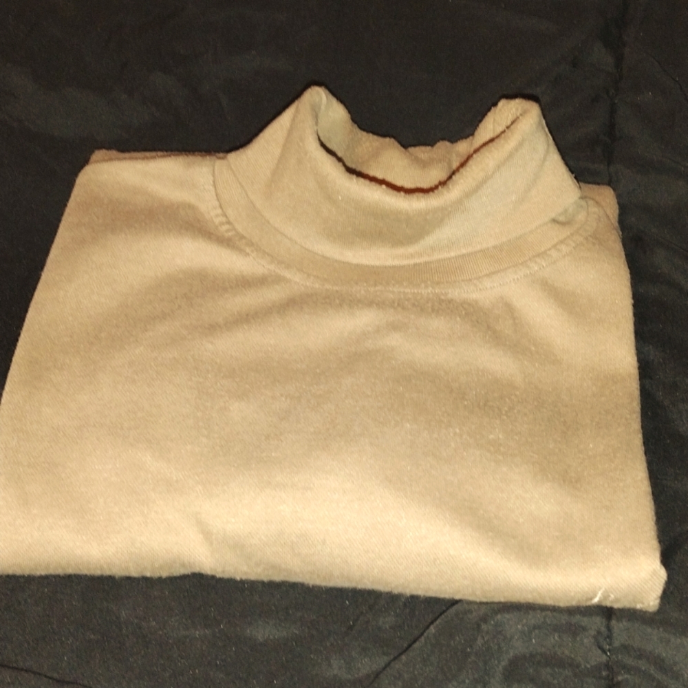 🌻5/$10 Men's Turtleneck